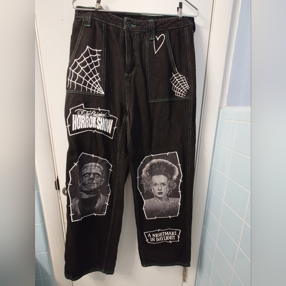 Black Graphic Universal Monster Horror Show Junior Pants Size 11